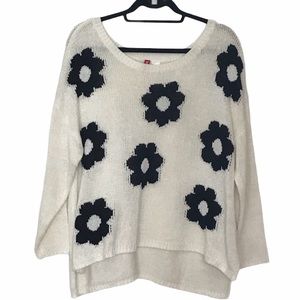 H&M Black and White Daisy Oversized Sweater